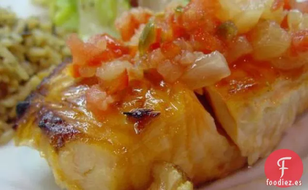 Salmón Glaseado De Arce Con Salsa De Piña