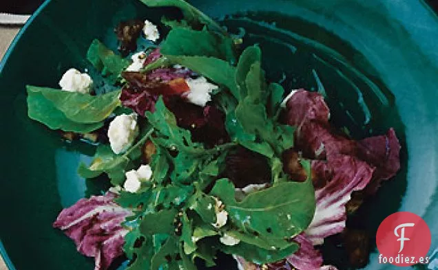 Rúcula y Achicoria con queso Feta y Dátiles