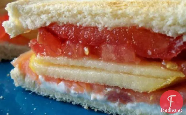 Sándwich de Salmón Ahumado y Filadefia