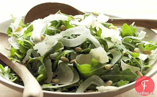 Ensalada De Rúcula Con Hinojo Y Piñones