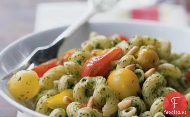 Cavatappi con Pesto de Rúcula y Tomates Cherry