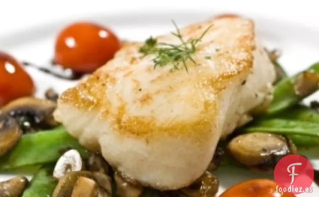 Lubina Con Salsa Mediterránea