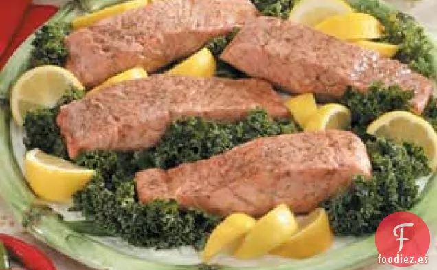 Mousses Individuales de Salmón Ahumado y Aguacate para Cualquier Ocasión
