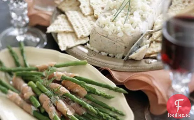 Lanzas de Espárragos con Espirales de Salmón Ahumado
