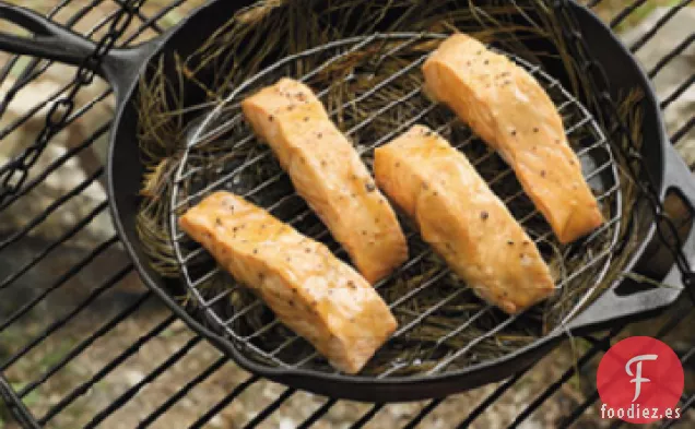 Salmón Salvaje Ahumado con Pino y Glaseado con Arce
