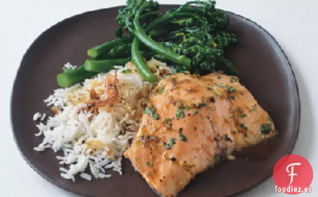 Salmón Glaseado con Lima y Miel con Basmati y Broccolini