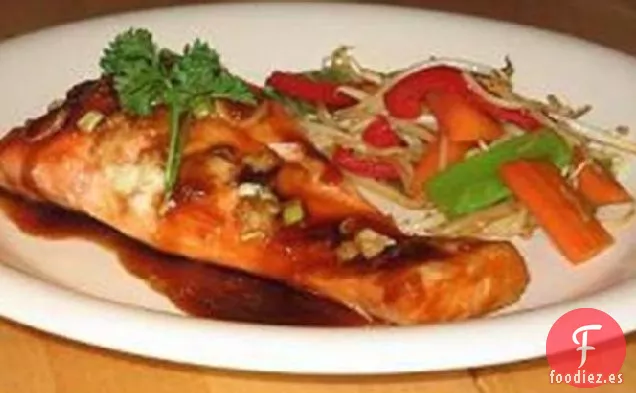 Filetes De Salmón Hoisin Con Verduras Salteadas