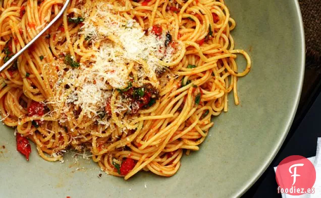 Pasta Puttanesca, Ensalada de Corazones de Alcachofa Rotos