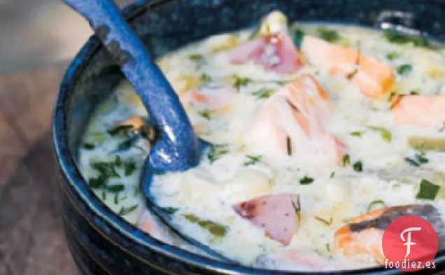 Sopa de Salmón y Maíz