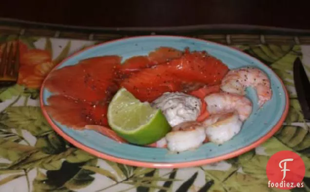 Salmón y Gambas (Camarones) Con Alioli de Eneldo y Lima