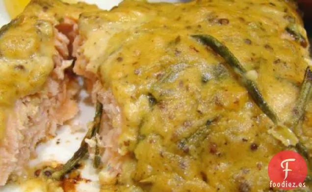 Salmón A La Parrilla Con Glaseado De Mostaza A Base De Hierbas