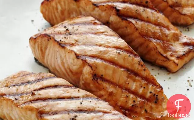 Salmón a La Parrilla Marinado con Miso y Jengibre