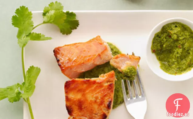 Salmón Miso con Salsa de Cilantro