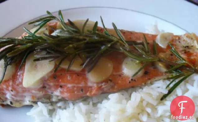 Salmón Al Ajo Al Romero