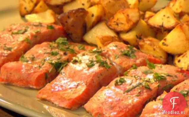 Salmón Asado de Miso con Limón y Cilantro con Yukones Asados de Romero