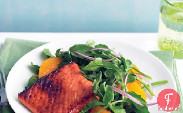 Salmón Glaseado de Soja con Ensalada de Berros