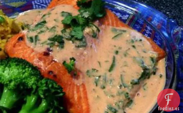 Salmón Atlántico En un Abrir y Cerrar de Ojos Con Salsa De Coco Al Curry Rojo