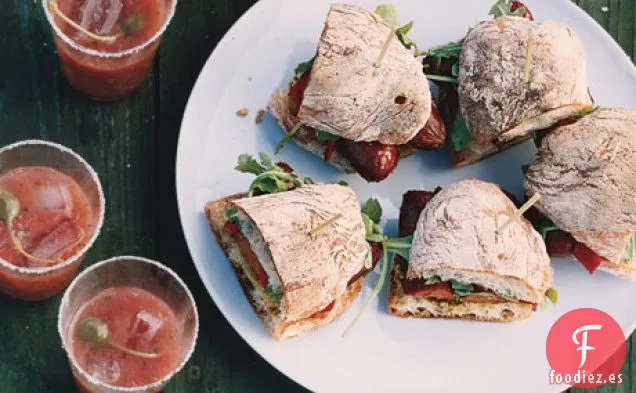 Sándwiches de Salchicha, Rúcula y Pimienta de Piquillo