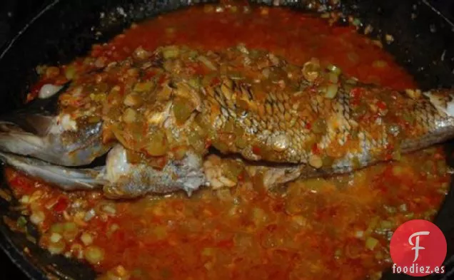 Pargo Rojo Entero en Salsa Picante Szechuan