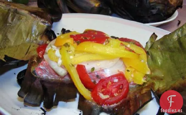 Pescado a la Parrilla con Limón en Hojas de Plátano