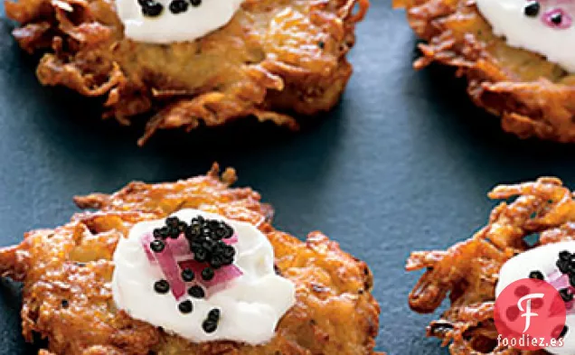 Caviar Americano con Crujientes Tortitas de Patata Dorada Yukon