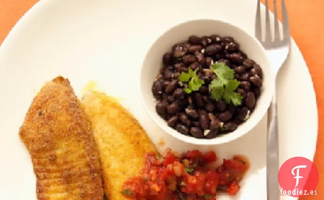 Tilapia con Costra de Harina de Maíz con Salsa