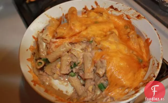 Farfalle Tonno de Javier Con Albahaca Fresca y Aceitunas Griegas