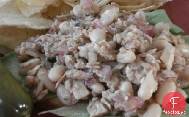 Ensalada Mediterránea de Alubias Blancas y Atún