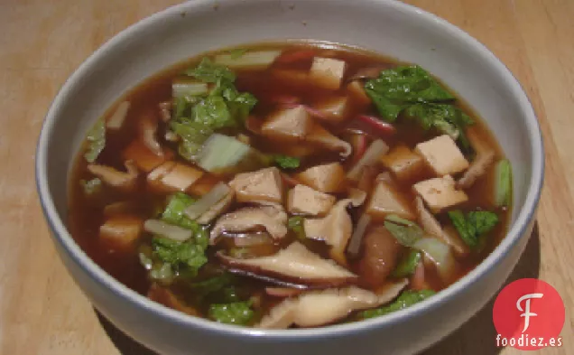 Abundante Sopa de Hongos Shiitake y Miso
