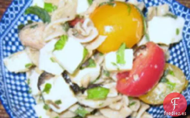 Ensalada de Pasta con Aceitunas, Atún y Hierbas Frescas