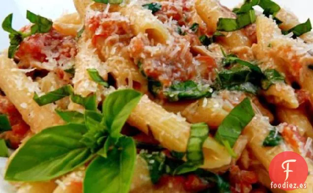 Penne Cremoso de Atún y Albahaca