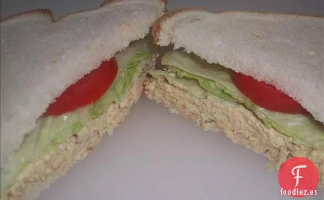 Sandwich de Ensalada de Atún Casero