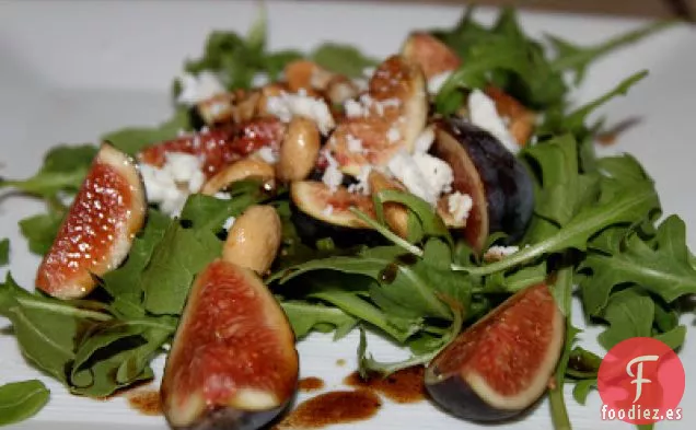 Ensalada De Rúcula Con Higos, Queso Feta Y Almendras Marcona