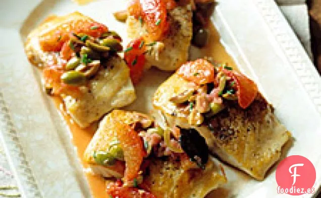 Lubina Rayada Con Naranjas Sanguinas Y Aceitunas