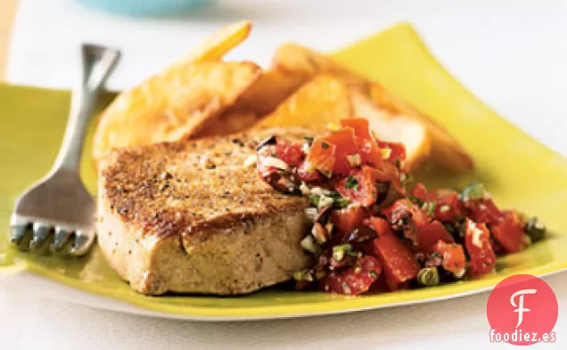 Filetes de Atún con Ajo, Tomates, Alcaparras y Albahaca