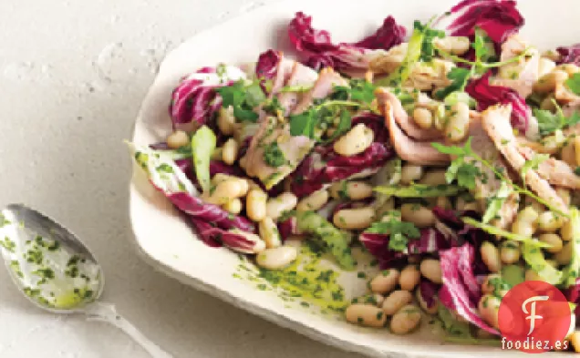 Ensalada de Frijoles Blancos y Atún con Achicoria