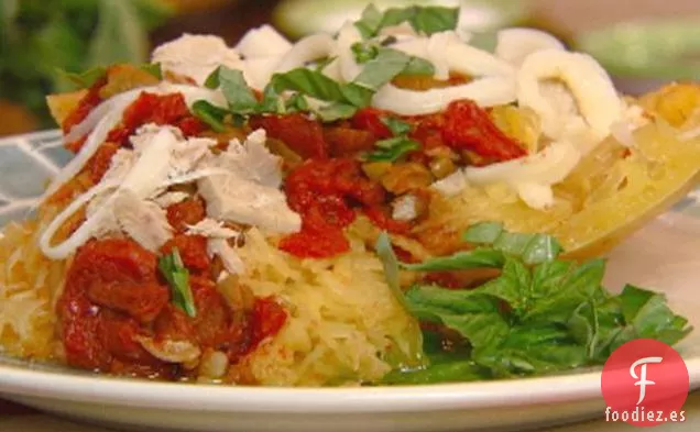 Calabaza Espagueti Rellena con Tomates, Aceitunas, Atún y Queso en Tiras