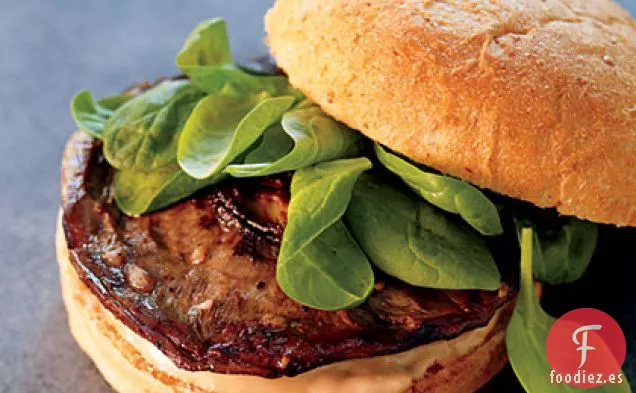 Sándwiches de Champiñones Portabello con Rúcula y Alioli Balsámico