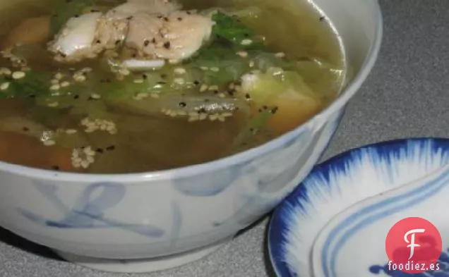 Sopa China de Pescado y Lechuga