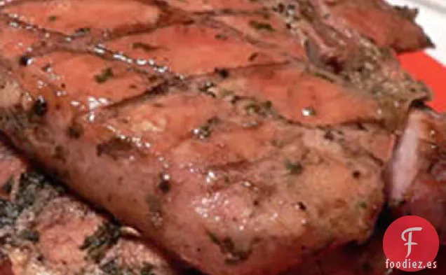 Suculentas Chuletas de Cerdo de Nogal A La Parrilla