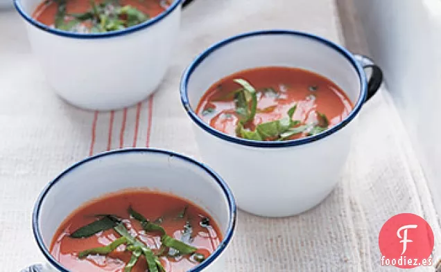 Sopa Fría de Tomate y Suero de Mantequilla