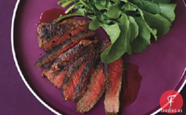 Bistec con Mezcla de Granos de Pimienta y Glaseado de Granada