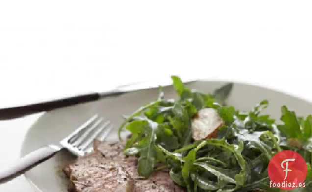 Bistec a base de Hierbas con Rúcula y Patatas