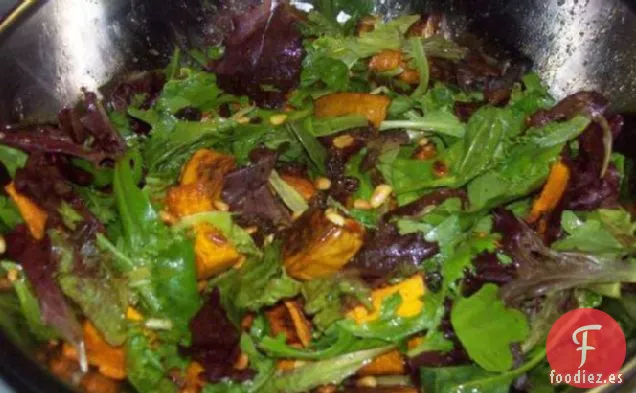 Ensalada de Nuez Moscada, Rúcula y Piñones