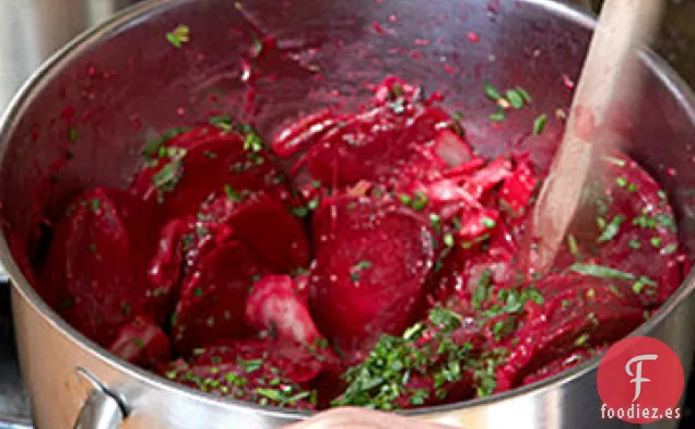 Remolacha con hierbas con receta de Hinojo