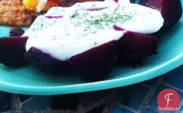 Remolacha Asada Con Salsa De Yogur De Eneldo