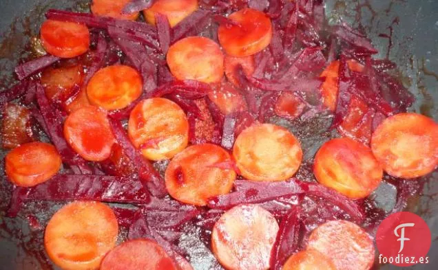 Remolacha Salteada Con Medallones De Zanahoria