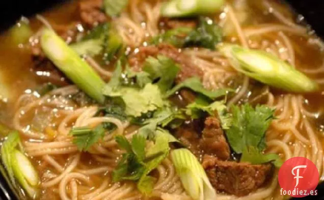 Sopa de Fideos de Ternera con Canela China