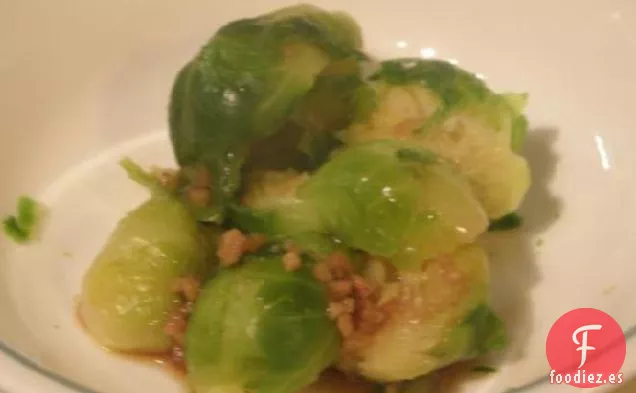 Salteado de Verduras Asiáticas Con Guisantes a Presión de Azúcar y Col de Bok Bebé