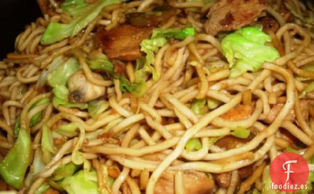 Chow Mein de Pollo